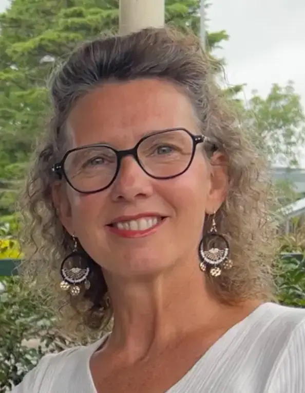Tania,coaching entreprise et individuel, coaching d'entreprise, d'équipe, de leadership, burn out, stress, converger ensemble, convergerensemblechange